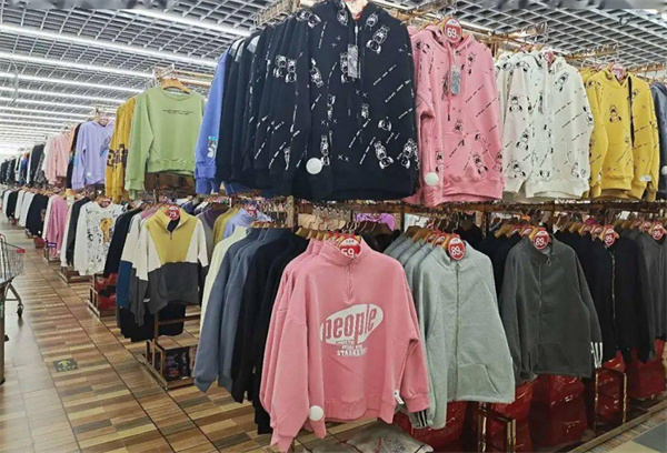 万客来服装超市加盟加盟费用