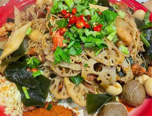 煮小篓盘盘麻辣烫加盟加盟费用