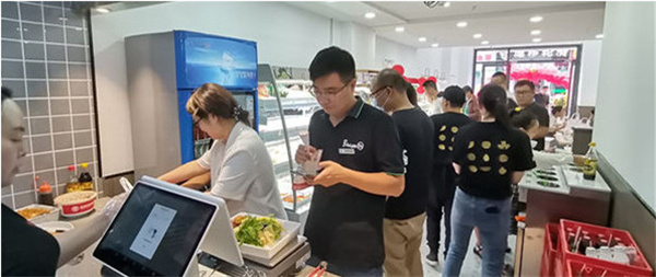 吉阿婆麻辣烫加盟费