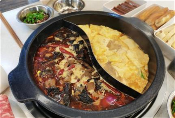 螺蛳粉肥肠臭豆腐火锅加盟加盟费用