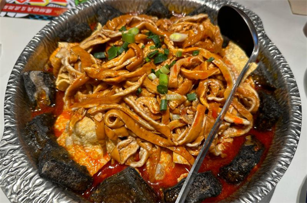螺蛳粉肥肠臭豆腐火锅加盟加盟费用