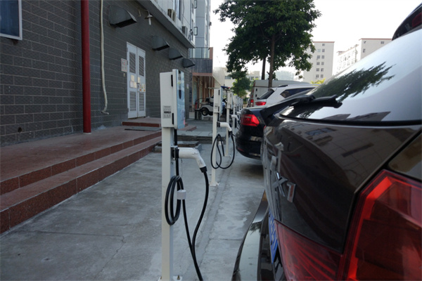 卓越充电桩加盟费