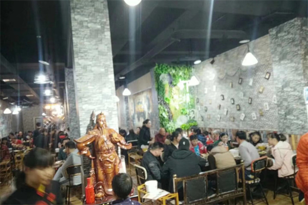 醉巴厨旋转小火锅加盟费