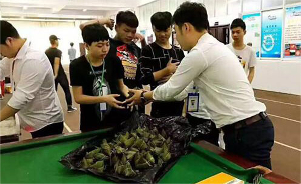 北大青鸟加盟费