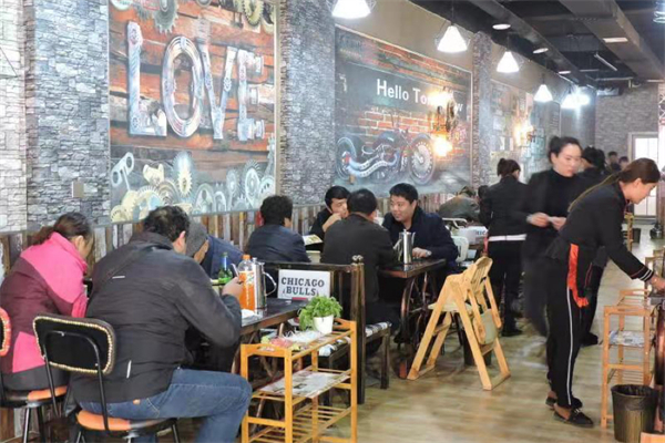 醉巴厨旋转小火锅加盟费