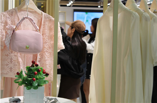 罗曼可女装加盟费