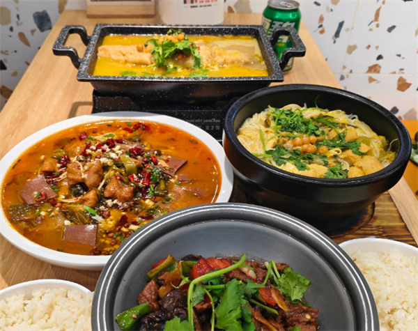 姜不管酸菜鱼加盟费