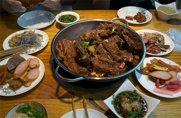 红哞自助骨头加盟费