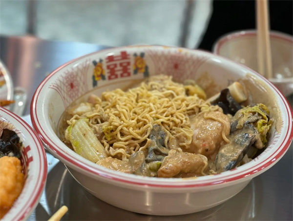 巴佬翁麻辣烫加盟费