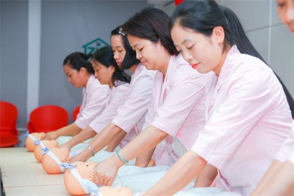 小黄蜂家政公司加盟费