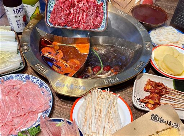 就八桌火锅加盟费