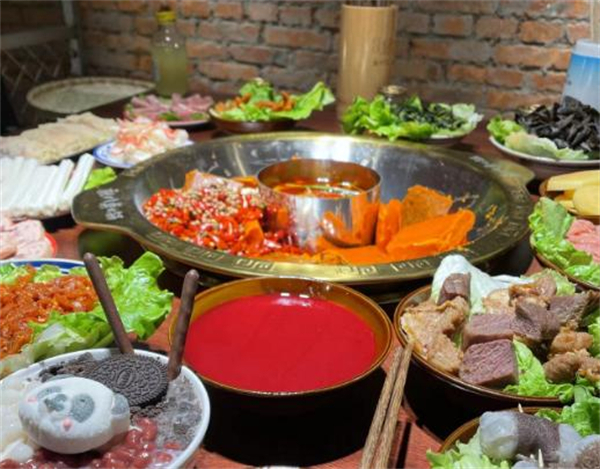 就八桌火锅加盟费