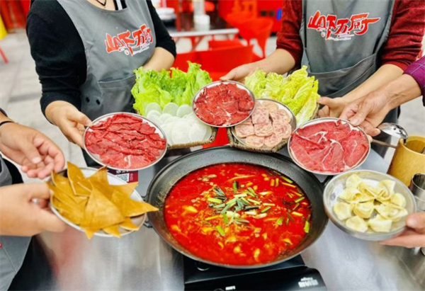 山下五厨渣渣牛肉火锅加盟费