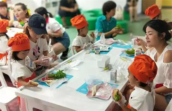 教孩子做饭整理亲子馆加盟费