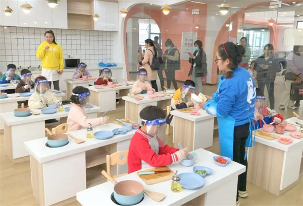 教孩子做饭整理亲子馆加盟费