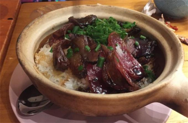 港式炭火煲仔饭加盟费