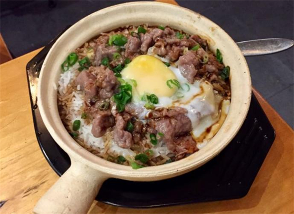 港式炭火煲仔饭加盟费