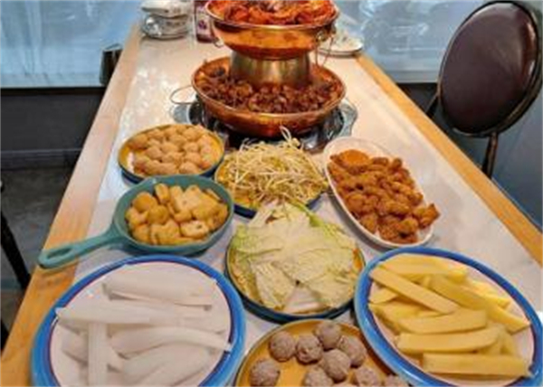 蛙十九炭火蛙锅加盟费