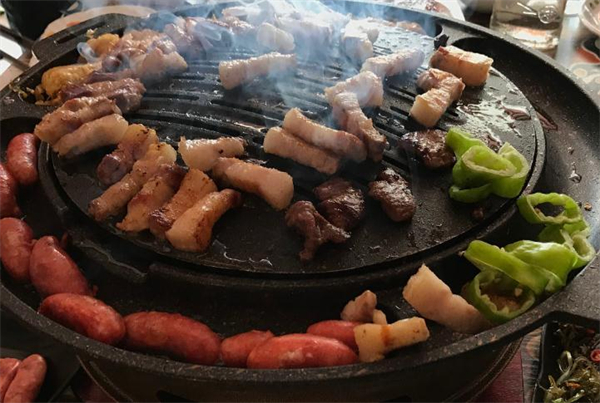 火炉旁烤肉加盟费