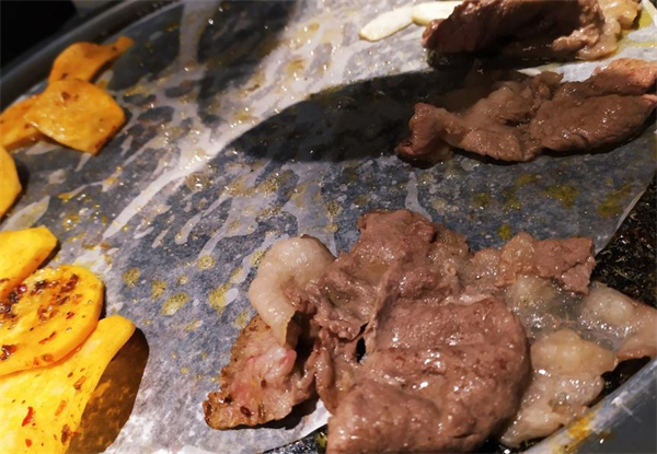 火炉旁烤肉加盟费