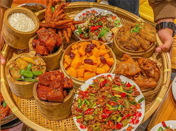 逵胖胖炉边菜加盟费