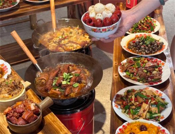 逵胖胖炉边菜加盟费