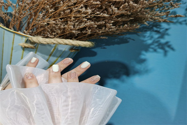 瞧享美甲加盟费