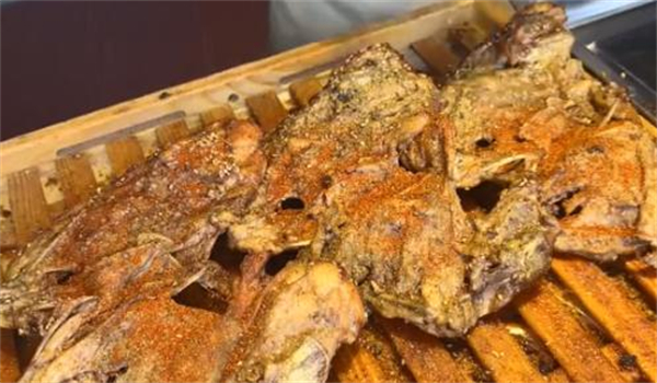 孔大拿翻滚烤鸡架加盟费