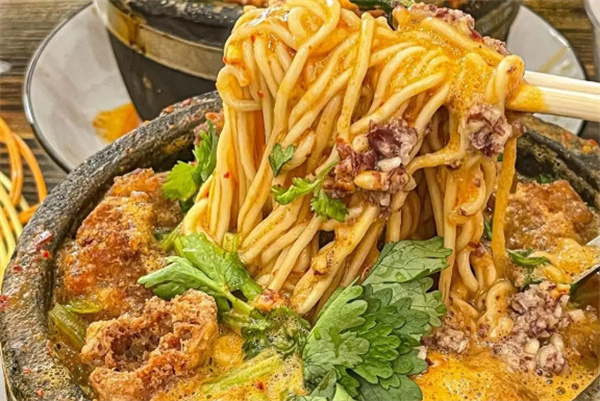 阿朵妹砂锅土豆粉加盟费