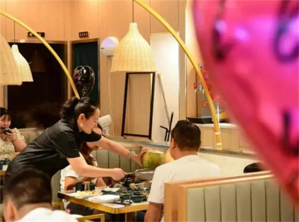 破破烂烂的烤肉店加盟费