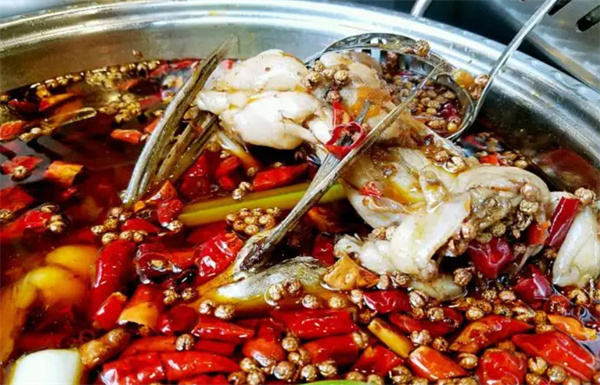 何师傅美蛙鱼头火锅加盟费