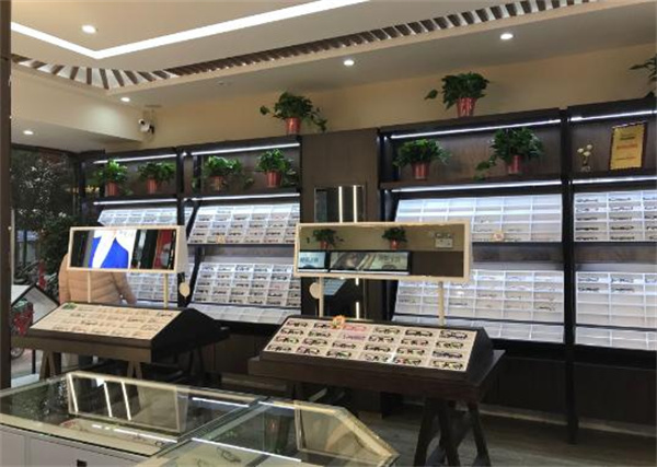 查尔斯顿眼镜加盟费