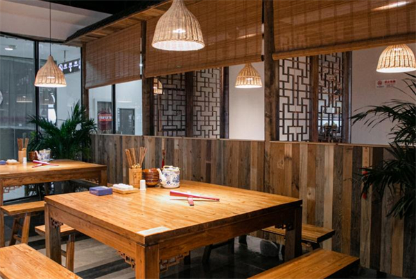 半步颠小酒馆加盟费