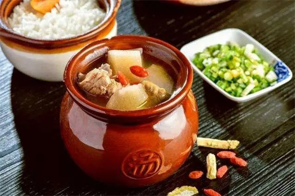 煨阿婆营养煨汤加盟费