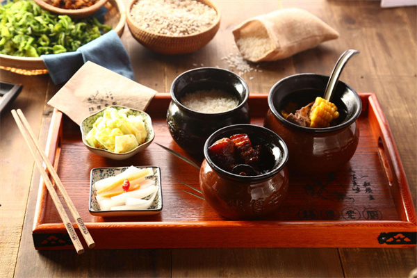 煨阿婆营养煨汤加盟费