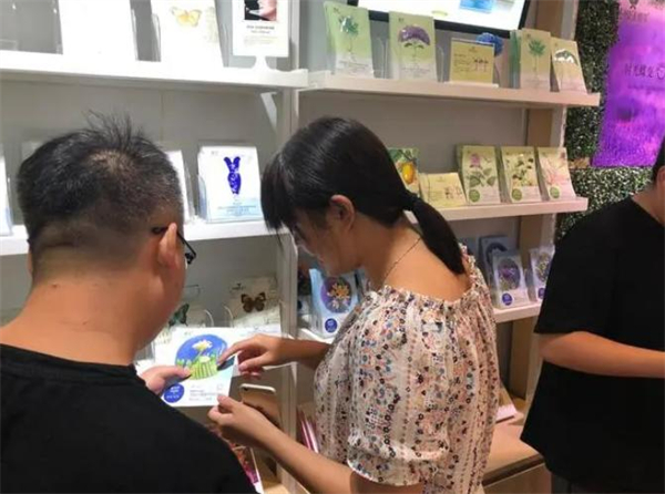 蝶美化妆品加盟费