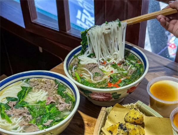 喃阿蛮生烫牛肉米线加盟费