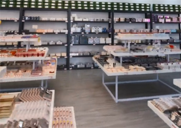 怪品美妆折扣店加盟费