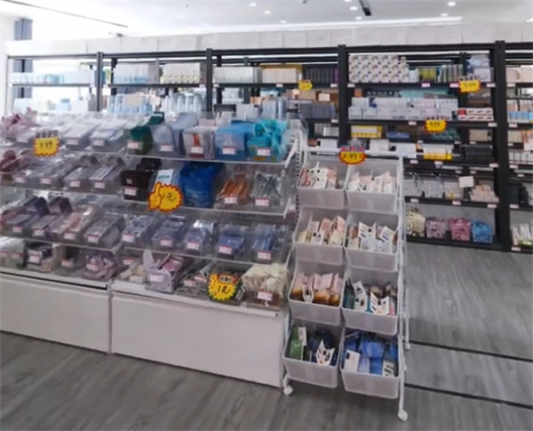 怪品美妆折扣店加盟费