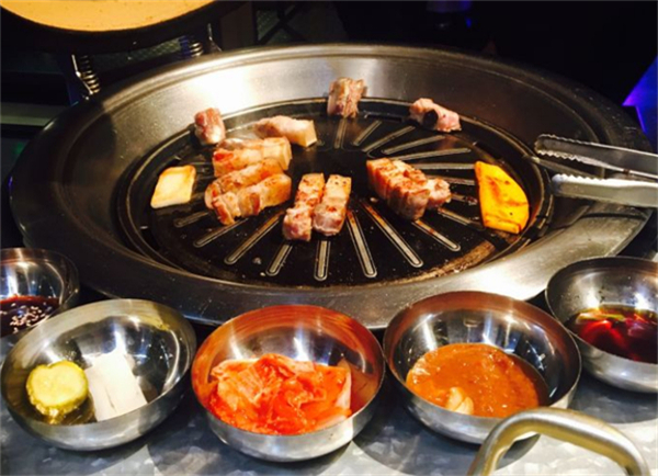 周哈星炉边菜加盟费