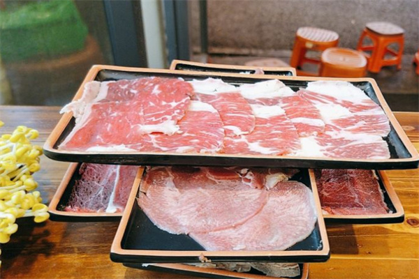 黔三一安顺夺夺粉火锅加盟费